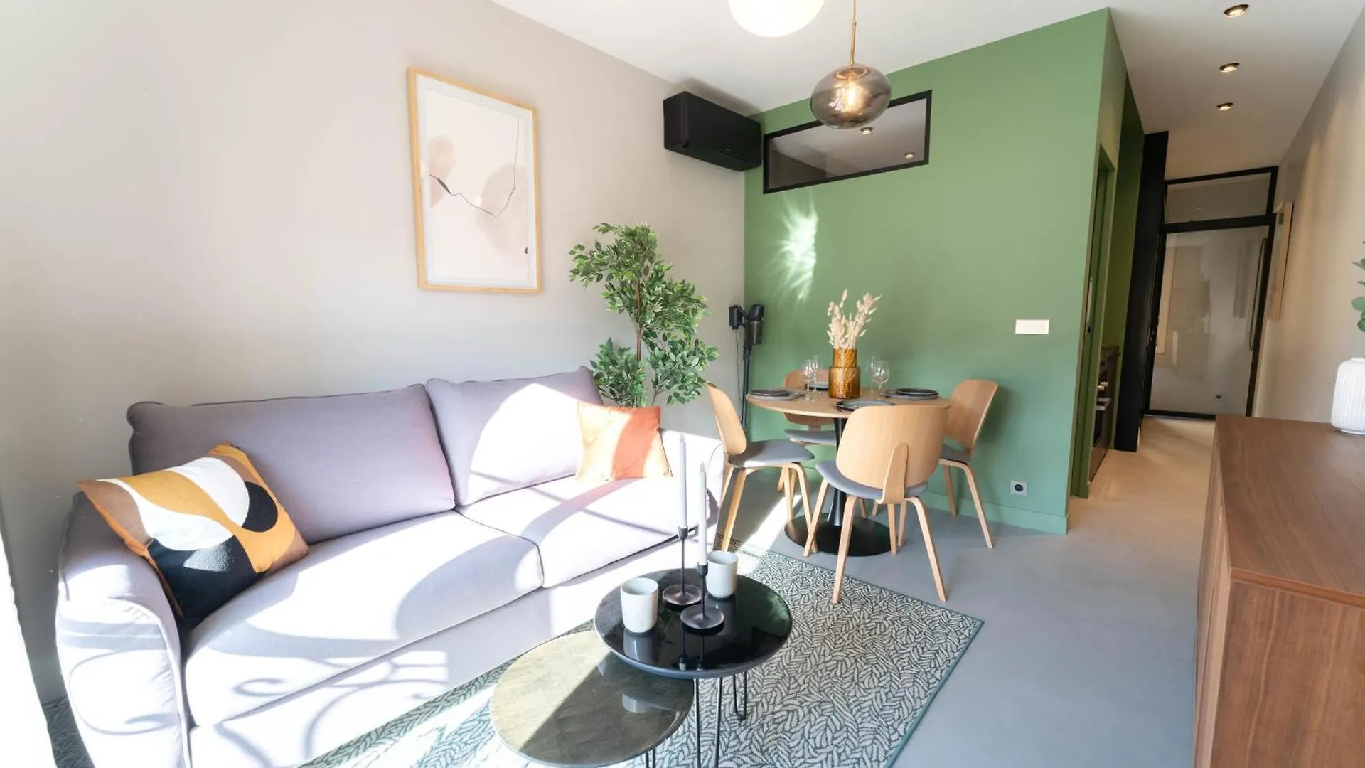 Old Town Diamond, Adorable Sunny Apartment With Ac Nice