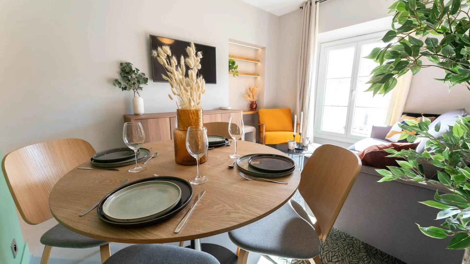 Old Town Diamond, Adorable Sunny Apartment With Ac Nice 0*,  France