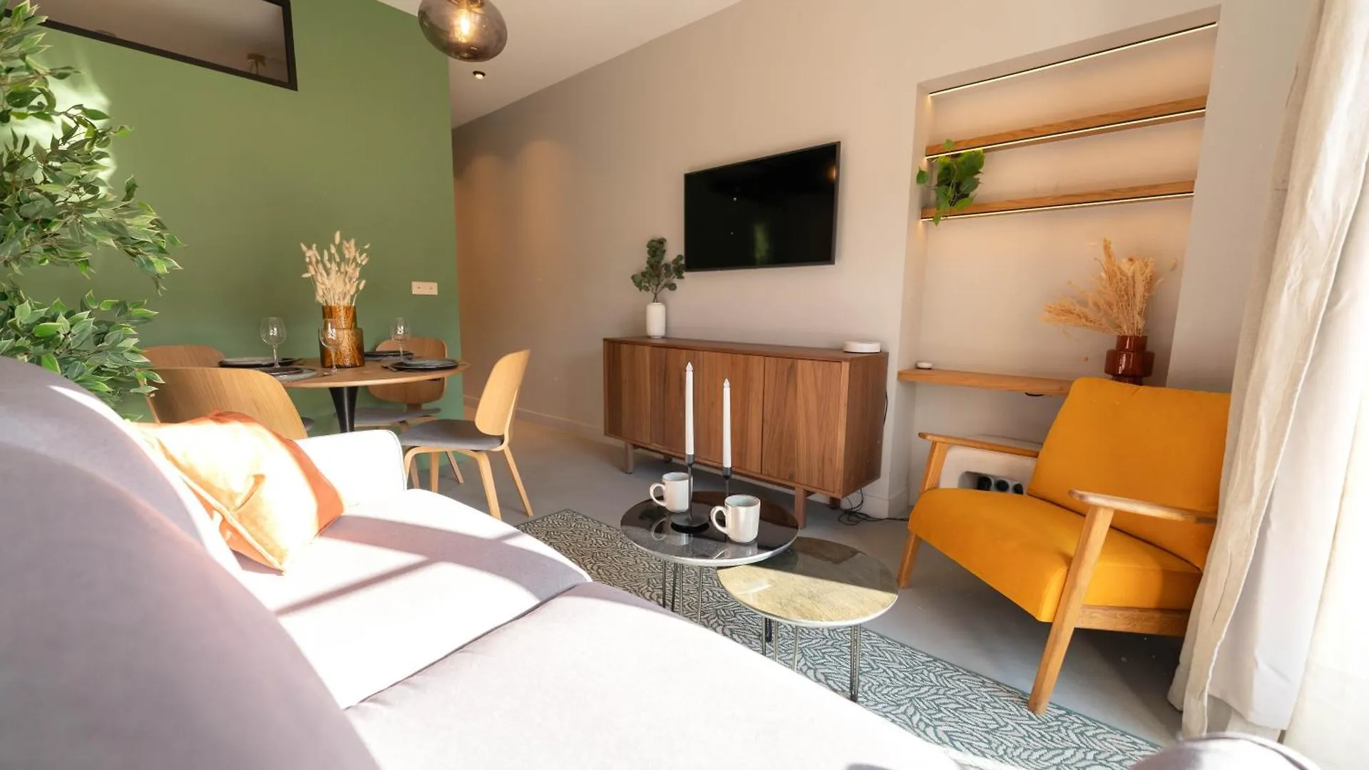 Old Town Diamond, Adorable Sunny Apartment With Ac Nice 0*,  France