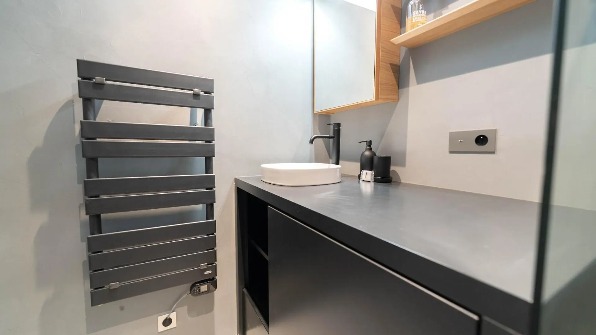 Old Town Diamond, Adorable Sunny Apartment With Ac Nice