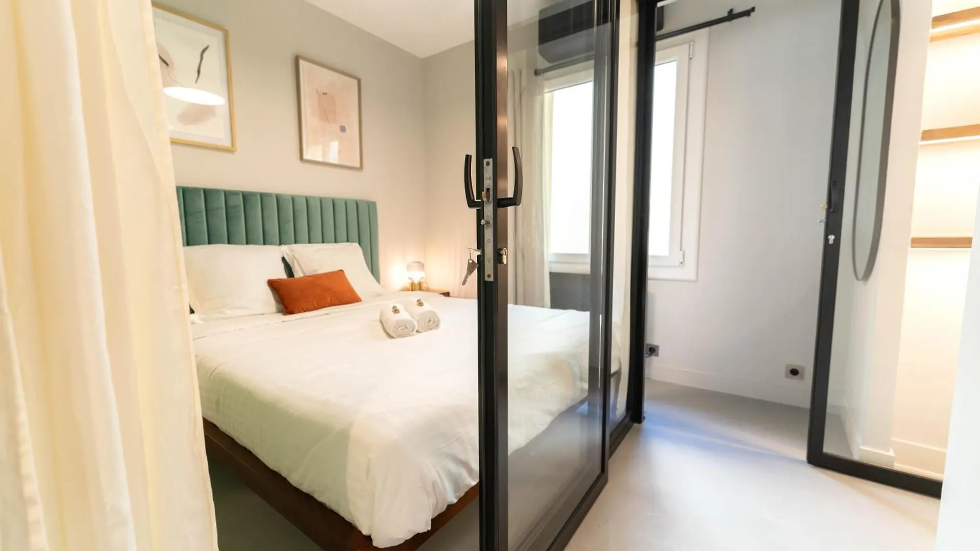 Old Town Diamond, Adorable Sunny Apartment With Ac Nice