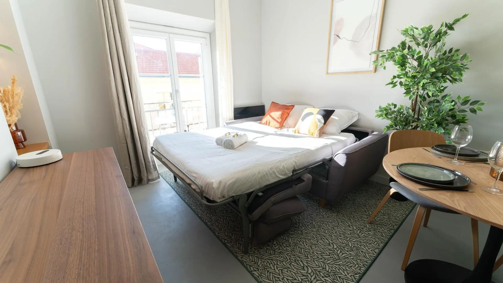 Old Town Diamond, Adorable Sunny Apartment With Ac Nice